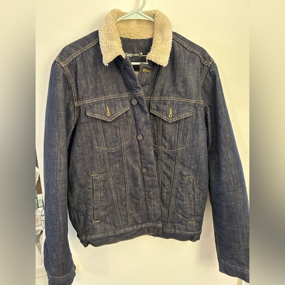 Gap jean jacket - Picture 2 of 4
